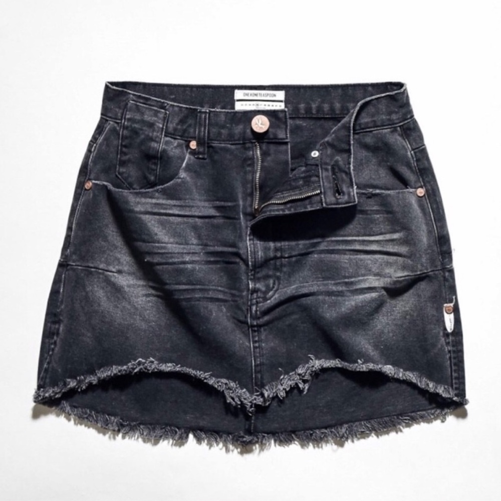 NEW One Teaspoon Vanguard Raw Hem Black Skirt Size 30 NWT
